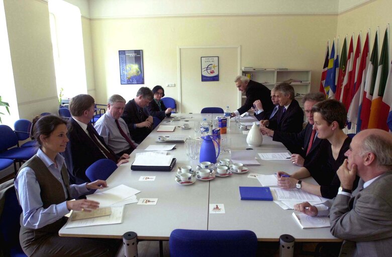 Fotagrafa 1: Pat Cox, EP President during his official visit to Lithuania, May 3, 2002...