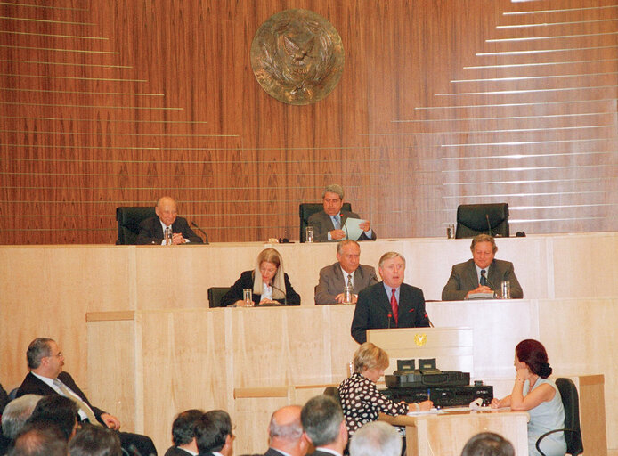 Foto 5: Pat Cox, EP President during his official visit to Nicosia, Cyprus, May 8, 2002