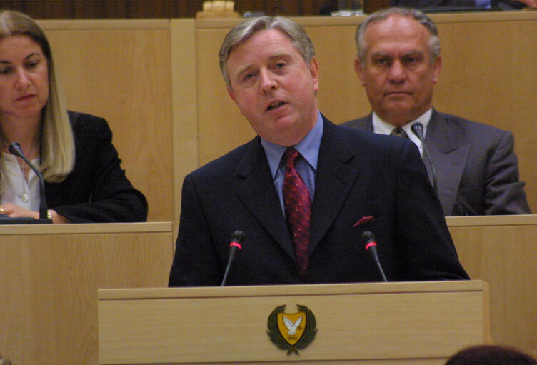 Foto 12: Pat Cox, EP President makes a speech at the house of the representatives during his official visit to Nicosia, Cyprus, May 8, 2002