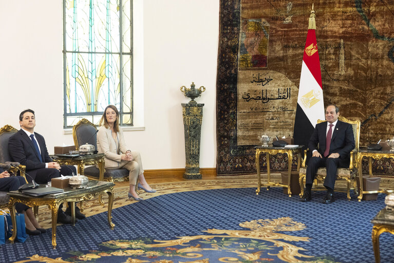 Photo 1: Official visit by Roberta METSOLA, EP President, to Cairo (Egypt) - Meeting with Abdel Fattah AL-SISSI, President of Egypt