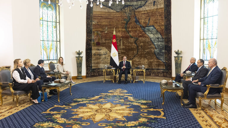 Photo 2: Official visit by Roberta METSOLA, EP President, to Cairo (Egypt) - Meeting with Abdel Fattah AL-SISSI, President of Egypt