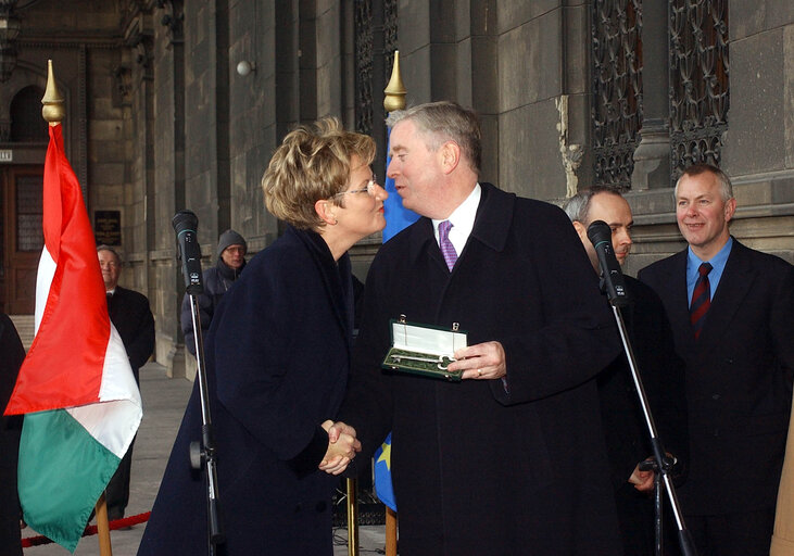 Valokuva 4: Inauguration of the European Parliament liaison office in Budapest, Hungary, January 30, 2003...