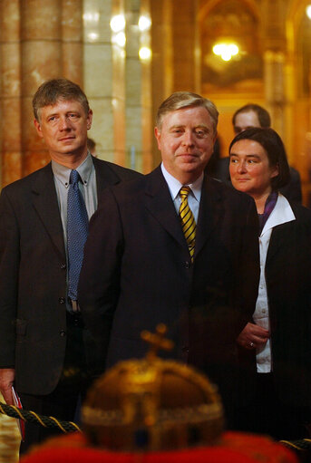 Valokuva 1: Pat Cox, EP President meets with   during his official visit in the House of Parliament in Budapest, Hungary, May 30, 2002..