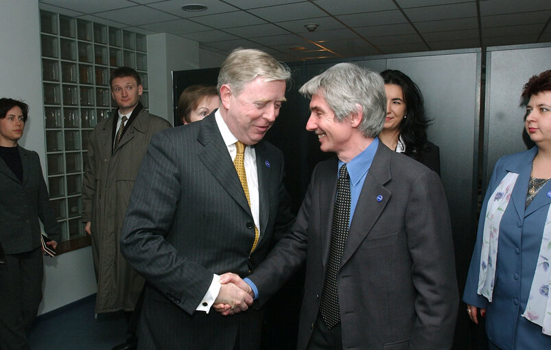 Valokuva 14: Pat Cox, EP President meets with Ferenc Baja during his official visit Budapest, Hungary, March 14, 2003.