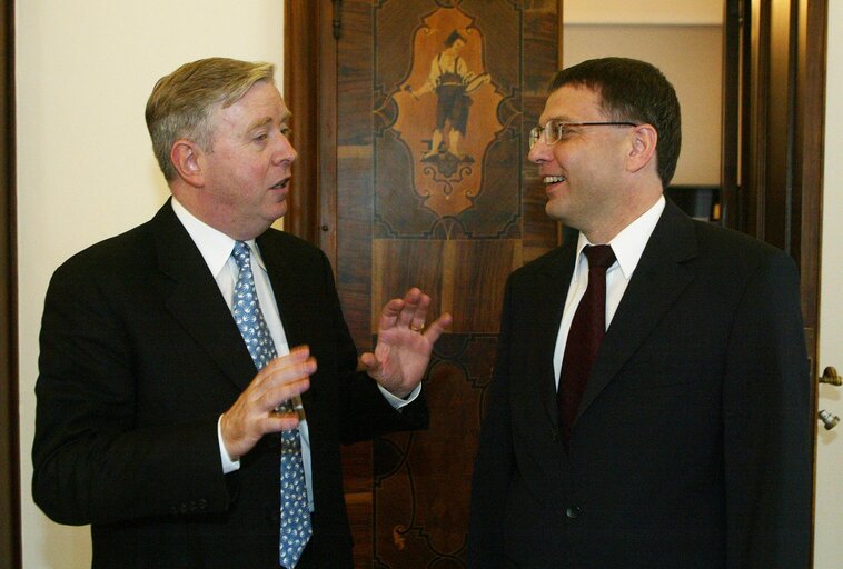 Φωτογραφία 18: Pat Cox, EP President meets with Lubomír Zaorálek, chairman of the Chamber of Deputies of the Czech parliament during his official visit to Czech Republic, Prague, October 15, 2003...