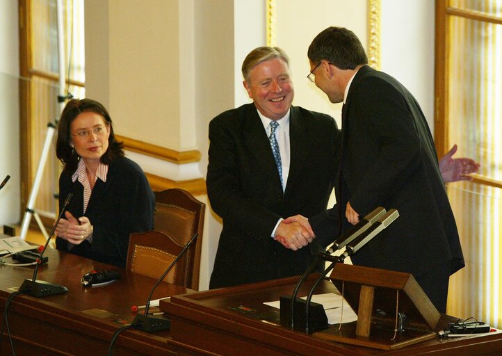 Φωτογραφία 16: Pat Cox, EP President meets with Lubomír Zaorálek, chairman of the Chamber of Deputies of the Czech parliament during his official visit to Czech Republic, Prague, October 15, 2003...