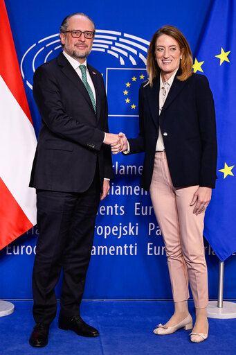 Photo 5 : Roberta METSOLA, EP President, meets with Alexander SCHALLENBERG, Austrian Chancellor