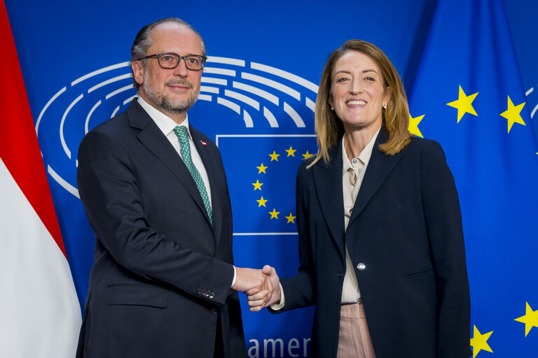 Photo 11 : Roberta METSOLA, EP President, meets with Alexander SCHALLENBERG, Austrian Chancellor