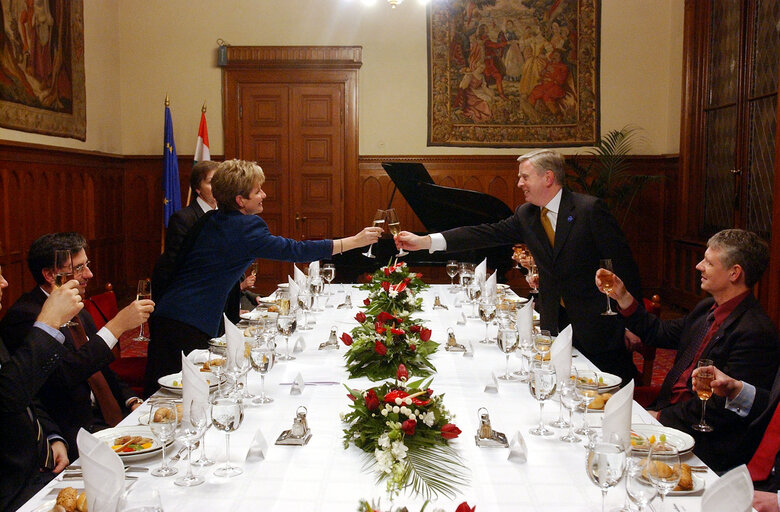 Valokuva 19: Pat Cox, EP President meets with Katalin Szili during his official visit Budapest, Hungary, March 14, 2003.