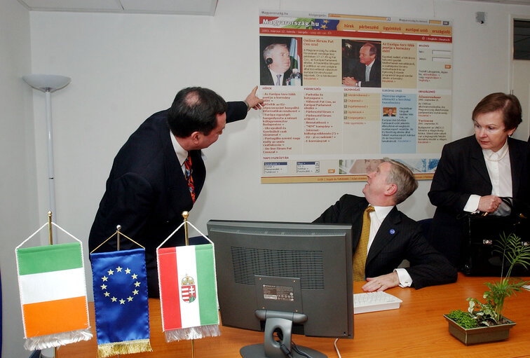 Valokuva 3: Pat Cox, EP President during his official visit Budapest, Hungary, March 14, 2003.