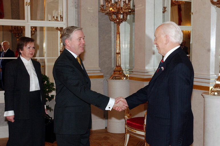 Valokuva 15: Pat Cox, EP President meets with Ferenc MADL, during his official visit Budapest, Hungary, March 14, 2003.