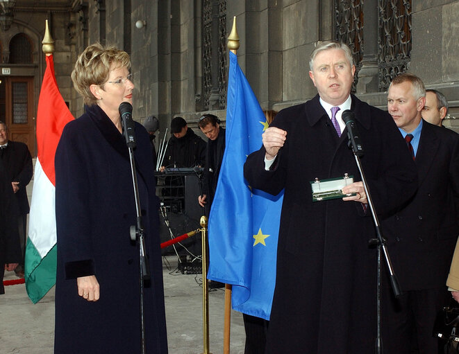 Valokuva 3: Inauguration of the European Parliament liaison office in Budapest, Hungary, January 30, 2003...