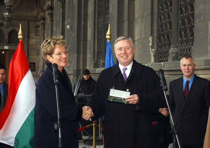 Valokuva 5: Inauguration of the European Parliament liaison office in Budapest, Hungary, January 30, 2003...