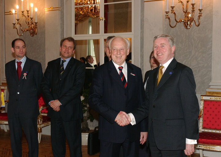 Fotografia 17: Pat Cox, EP President meets with Ferenc MADL, during his official visit Budapest, Hungary, March 14, 2003.