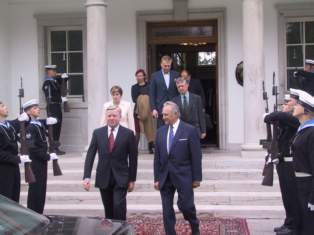 Pat COX, EP President meets Arnold Ruutel, President of Estonia during his official visit in Tallin, Estonia, 11 September, 2003.