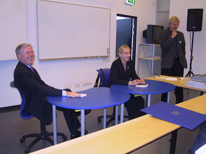 Fotografie 2: Pat COX, EP President during his official visit in Pärnu, Estonia, 10 September, 2003.