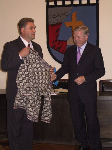 Fotografie 1: Pat COX, EP President during his official visit in Estonia, 10 September, 2003.