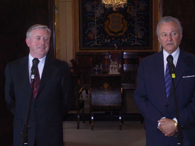 Pat COX, EP President meets Arnold Ruutel, President of Estonia during his official visit in Tallin, Estonia, 11 September, 2003.