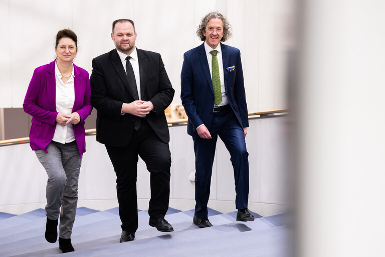 Christine SINGER, Engin EROGLU, Joachim STREIT in the EP in Brussels