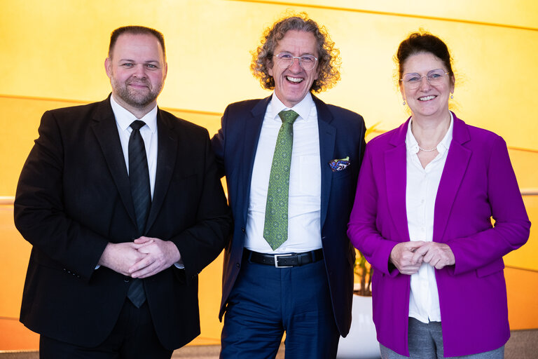 Valokuva 10: Christine SINGER, Engin EROGLU, Joachim STREIT in the EP in Brussels