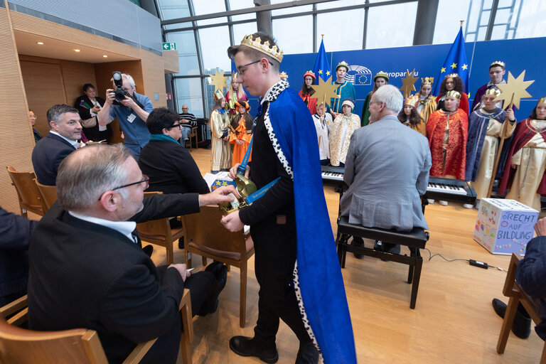 Visit of the Carol Singers  MMXXV