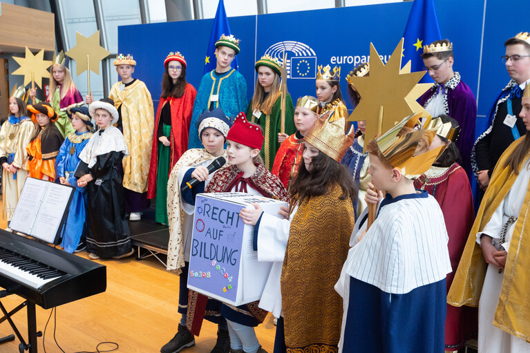 Fotografija 22: Visit of the Carol Singers  MMXXV