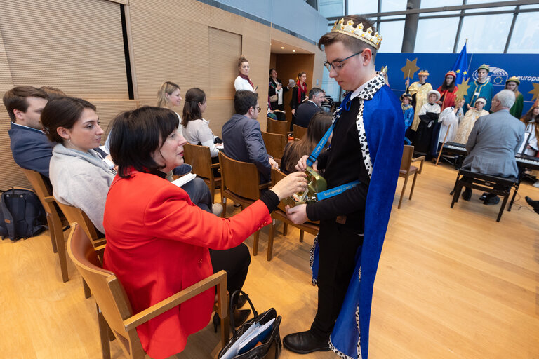 Visit of the Carol Singers  MMXXV