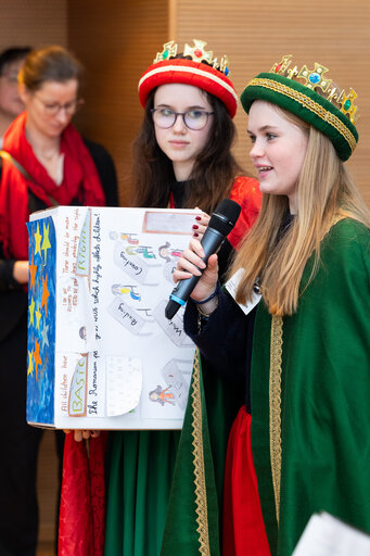 Fotografija 20: Visit of the Carol Singers  MMXXV