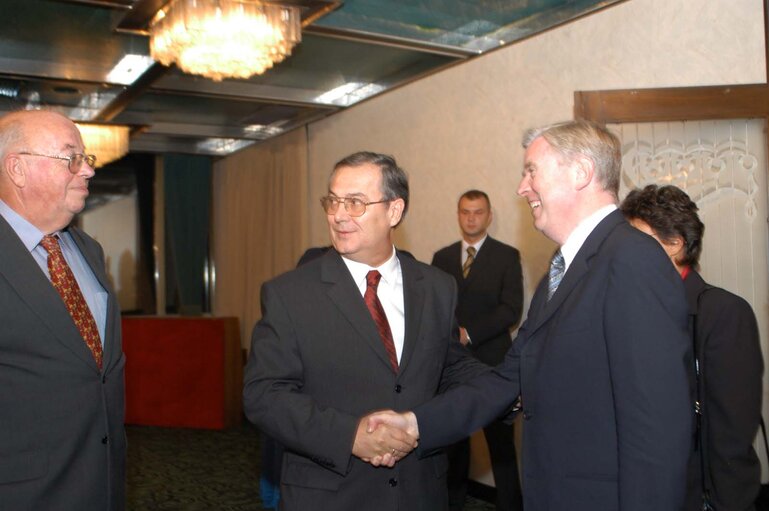 Pat Cox, EP President meets with Zdravko Tomac and Zlatko Tomcic during his official visit in Zagreb, May 28, 2003 ...