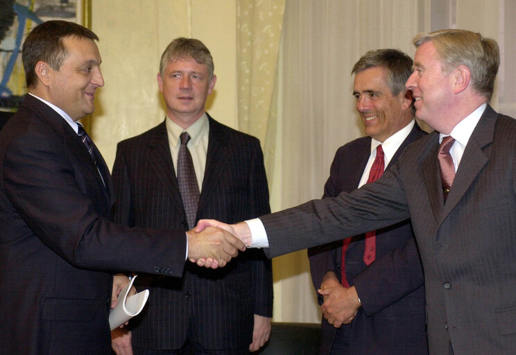 Pat Cox, EP President meets with Zoran Zivkovic Serbian Prime Minister during his official visit in Zagreb, Croatia, September 29, 2003.