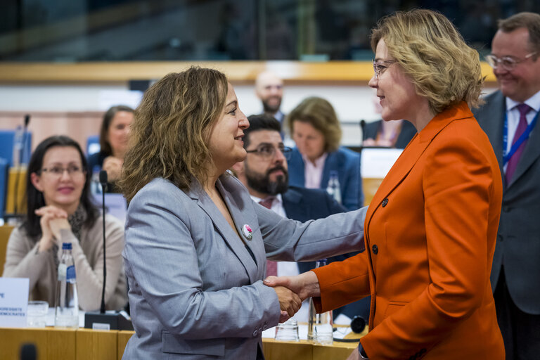 Снимка 8: Meeting of the EP Conference of Presidents in the presence of Henna VIRKKUNEN, Executive Vice-President of the European Commission for Tech Sovereignty, Security and Democracy