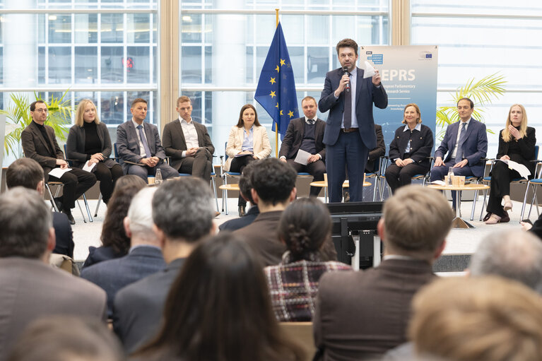 Foto 40: EPRS Policy roundtable - Ten issues to watch in 2025