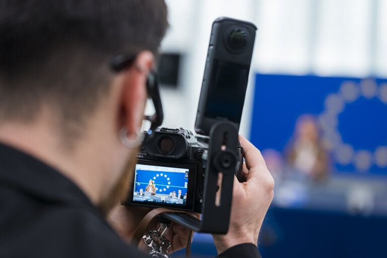 Fotografia 13: EP Plenary session - Resumption of session and order of business