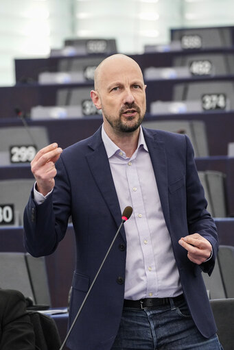 Foto 2: EP Plenary session - Ceasefire in Gaza - the urgent need to release the hostages, to end the humanitarian crisis in Gaza and to pave the way for a two-state solution