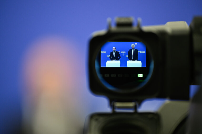 Foto 7: Press briefing EPP