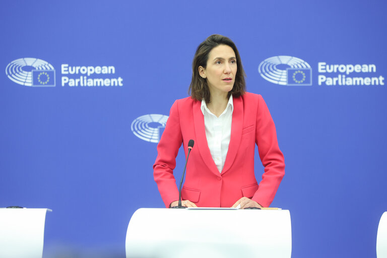 Fotó 8: Press briefing Renew Europe