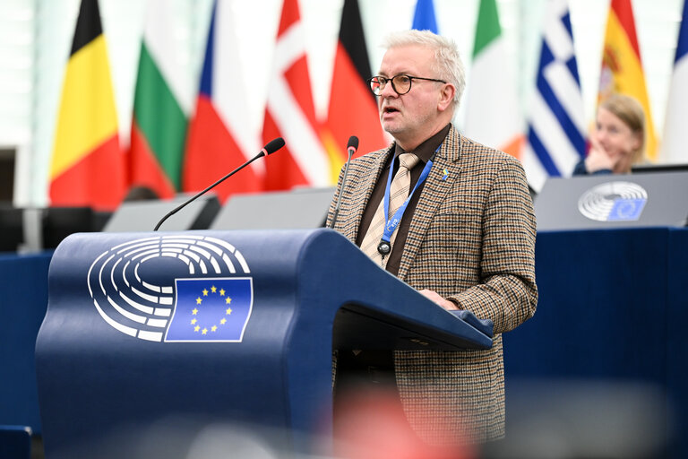 Photo 50: EP Plenary session - Need to detect and to counter sabotage by the Russian shadow fleet, damaging critical undersea infrastructure in the Baltic Sea