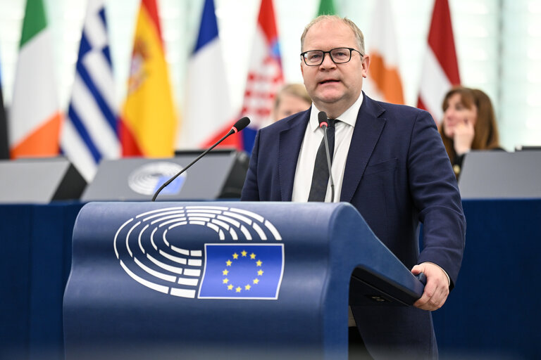 Photo 46: EP Plenary session - Need to detect and to counter sabotage by the Russian shadow fleet, damaging critical undersea infrastructure in the Baltic Sea