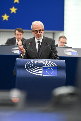 Photo 35: EP Plenary session - Need to detect and to counter sabotage by the Russian shadow fleet, damaging critical undersea infrastructure in the Baltic Sea