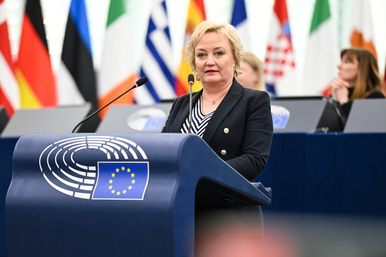 Photo 25: EP Plenary session - Need to detect and to counter sabotage by the Russian shadow fleet, damaging critical undersea infrastructure in the Baltic Sea