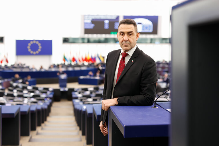 Photo 11 : Roberto VANNACCI in the EP in Strasbourg