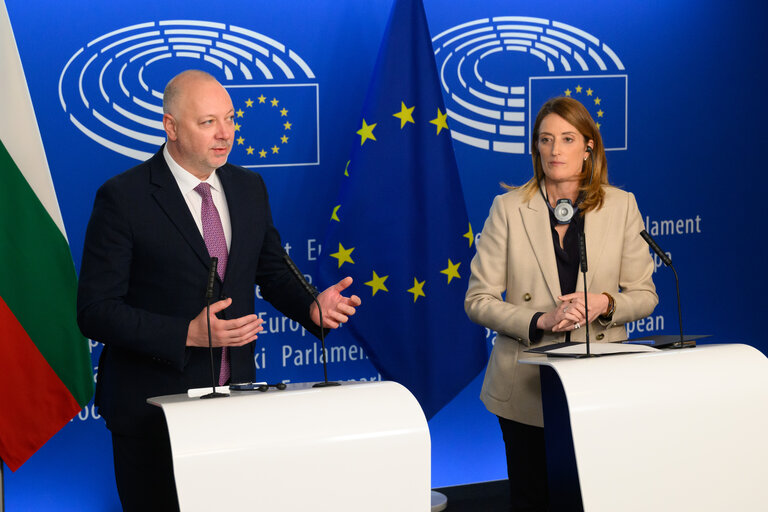 Foto 17: Roberta METSOLA, EP President meets with Rosen ZHELYAZKOV, Bulgarian Prime Minister