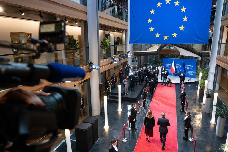 Foto 16: Roberta METSOLA, EP President meets with Donald TUSK, Polish Prime Minister