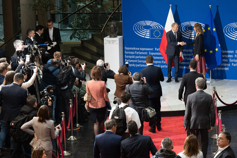 Foto 6: Roberta METSOLA, EP President meets with Donald TUSK, Polish Prime Minister