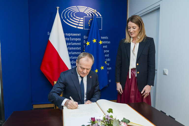 Foto 5: Roberta METSOLA, EP President meets with Donald TUSK, Polish Prime Minister