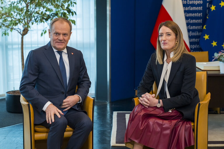 Foto 3: Roberta METSOLA, EP President meets with Donald TUSK, Polish Prime Minister