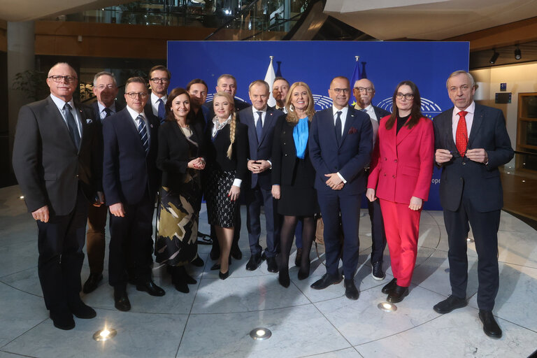 Foto 3: Donald TUSK, Polish Prime Minister meets with Polish MEPs