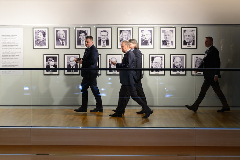 Foto 9: Donald TUSK, Polish Prime Minister meets with Polish MEPs