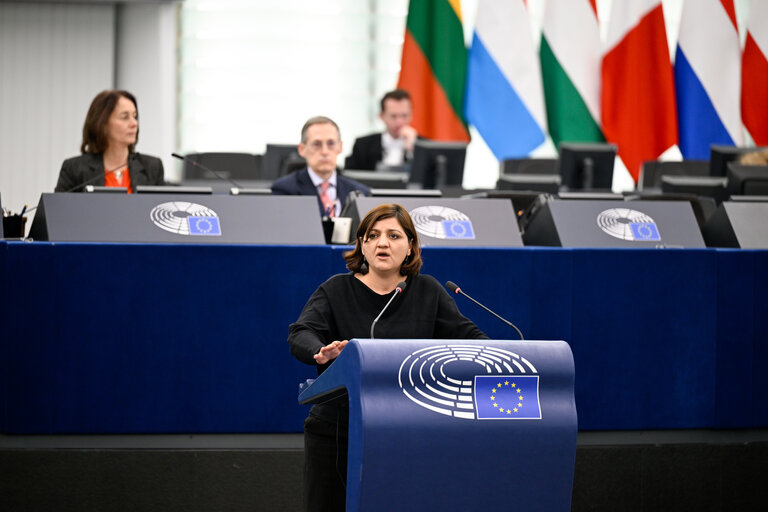 Foto 26: EP Plenary session - Uniting Europe against actors hostile to the EU: time to strengthen our security and defence