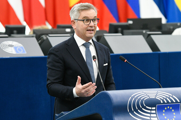 Foto 38: EP Plenary session - Debates on cases of breaches of human rights, democracy and the rule of law